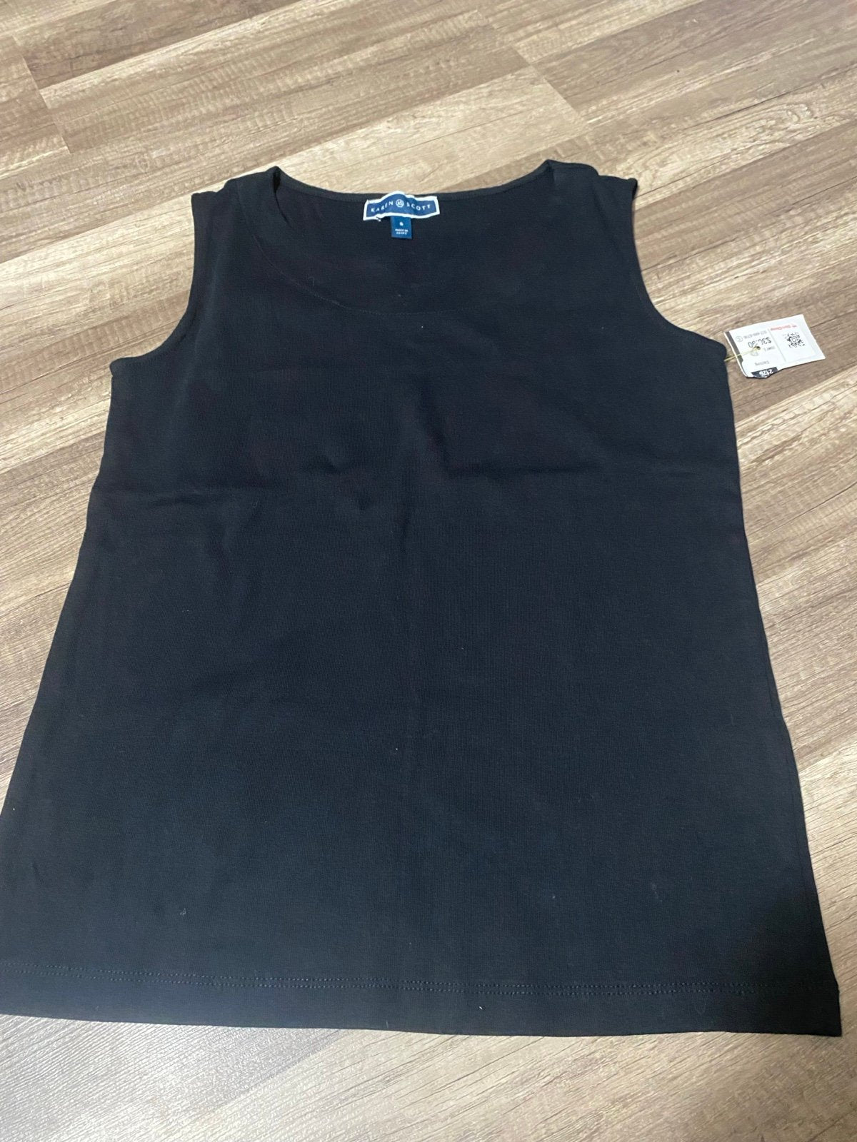 Women’s size Small tank top NWT