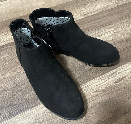 Girls booties NWT big kid size 3