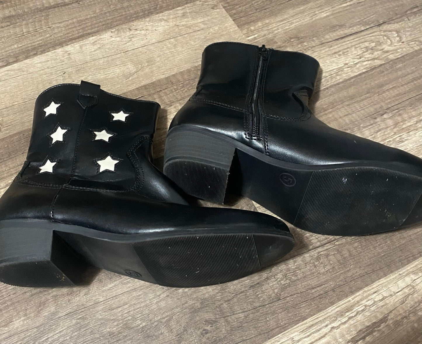 Girls youth size 5 like new NWOT