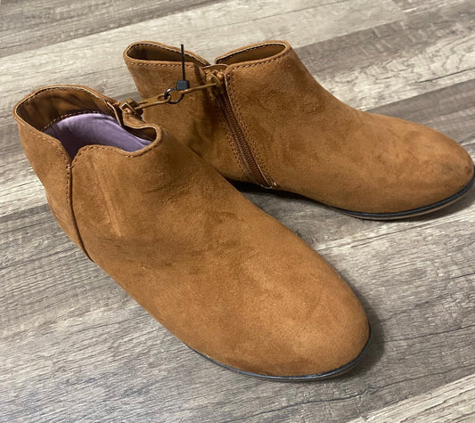 Girls boots youth size 2 NWOT