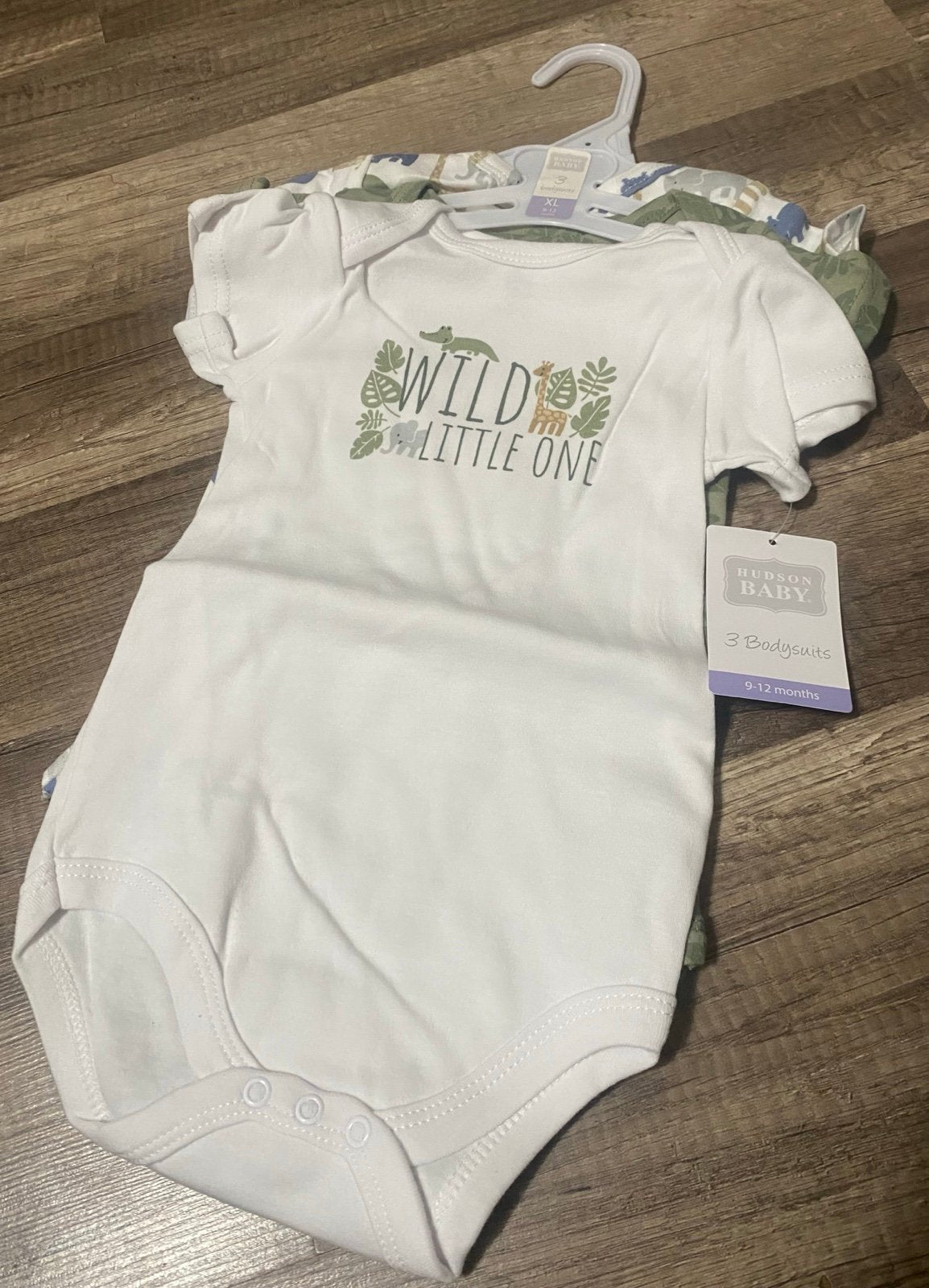 Baby body suits 3pk size 9/12 Month NWT