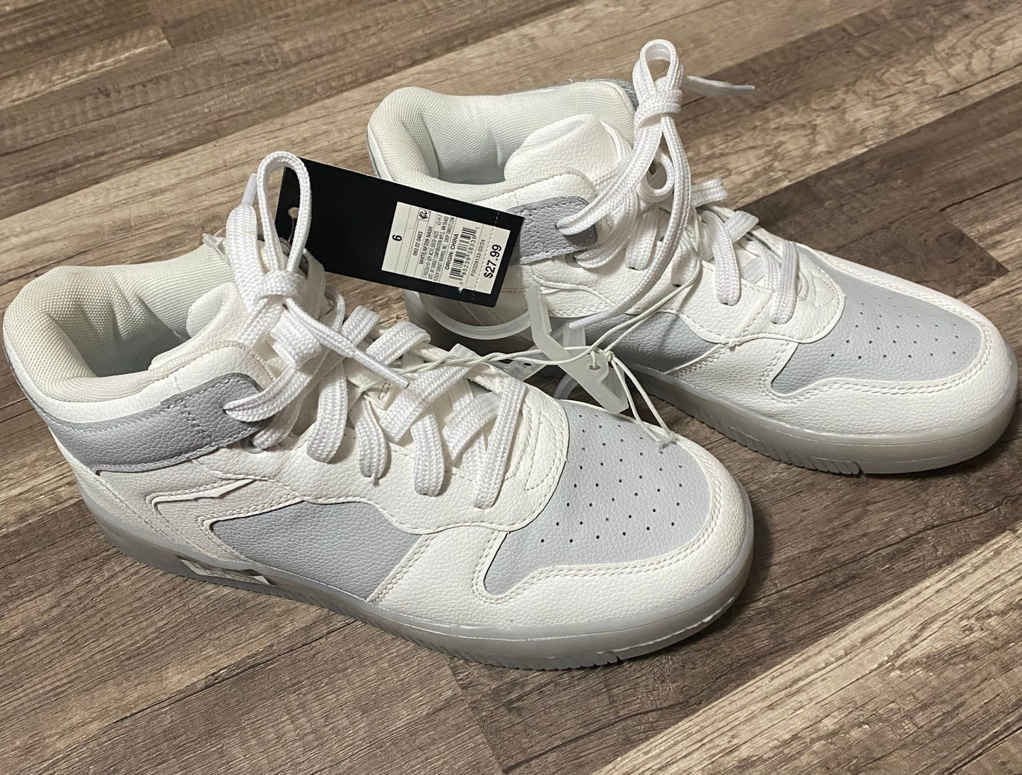 Boys youth shoes size 6 NWT