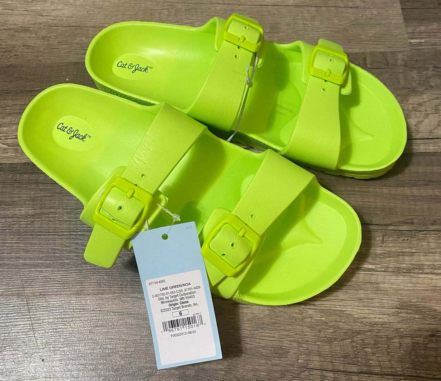 Kids size 6 youth sandals NWT