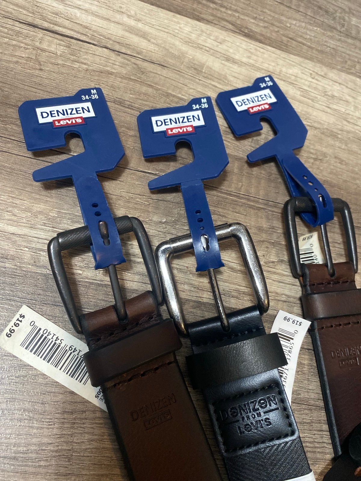 Men’s Denizen Levi’s belts size M/ 34-36