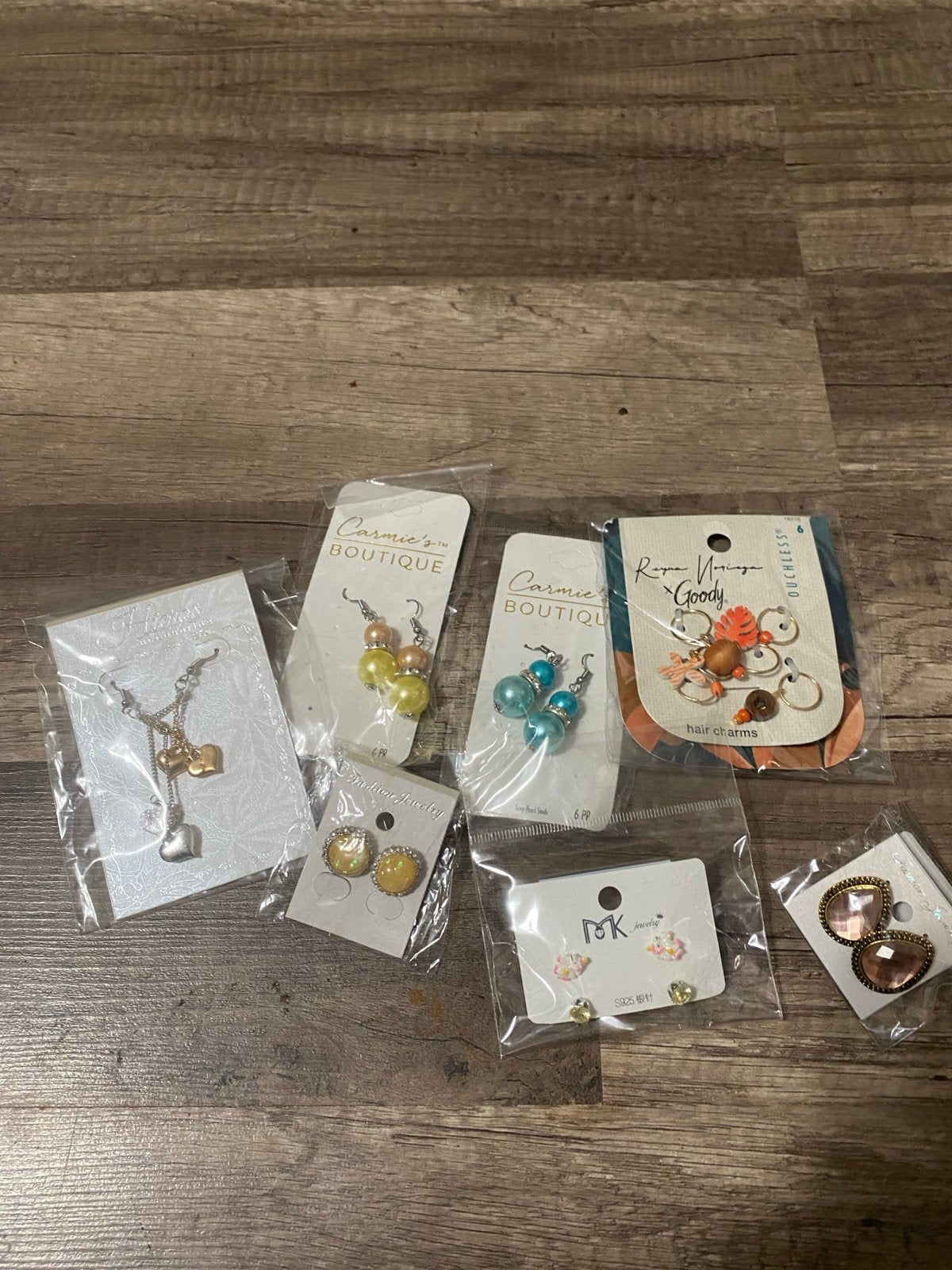 * Earrings lot new