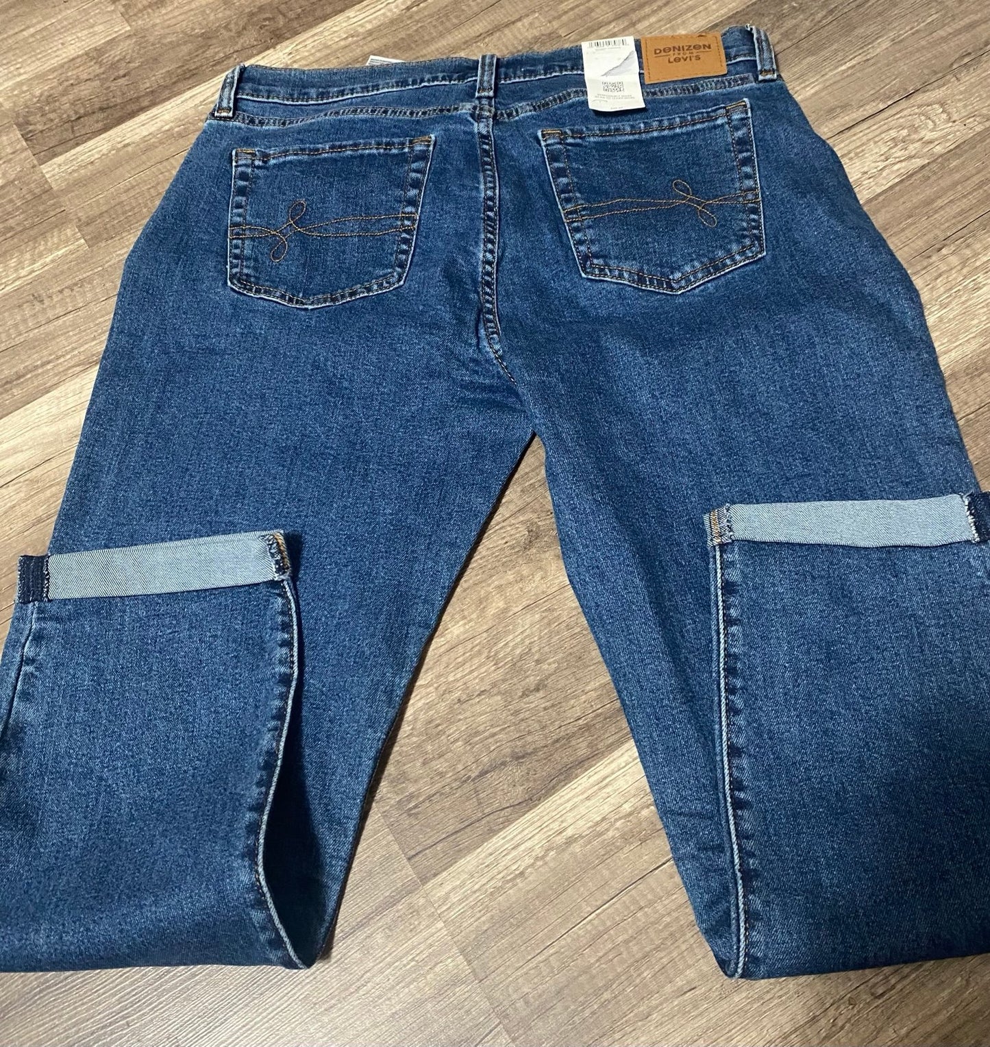 Women’s Denizens by Levi’s NWT size 6 W28