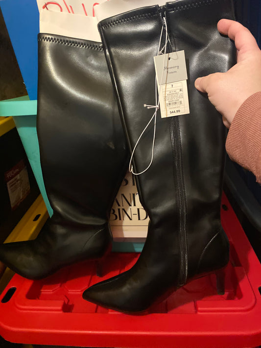 Women’s boot size 7