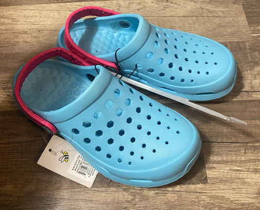 Girls shoes size 4 youth NWT