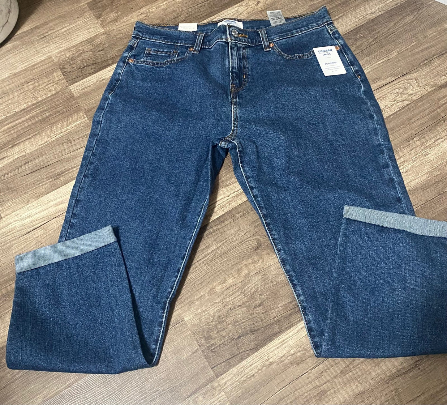 Women’s Denizens by Levi’s NWT size 6 W28