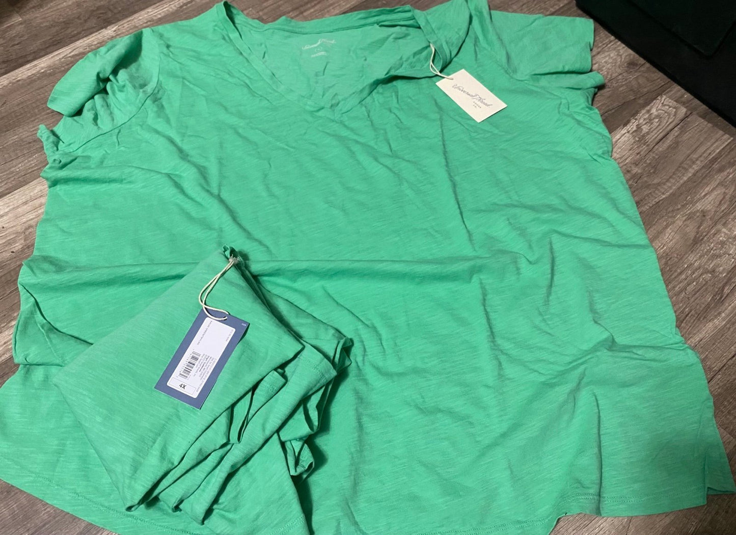 2 universal thread tops NWT size 4X