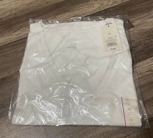 Women’s  XL short sleeve NWT