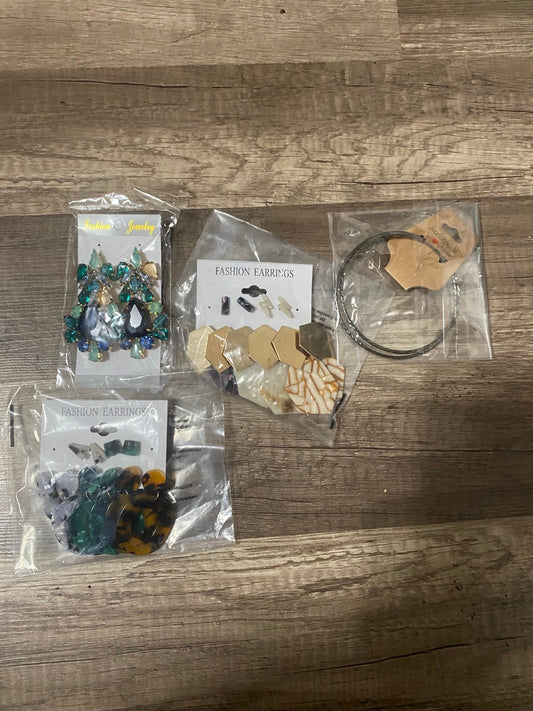 * Cute earrings lot